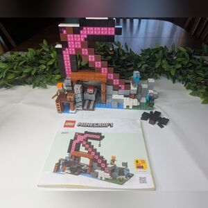 Lego Minecraft 21277 The Pickaxe Mine